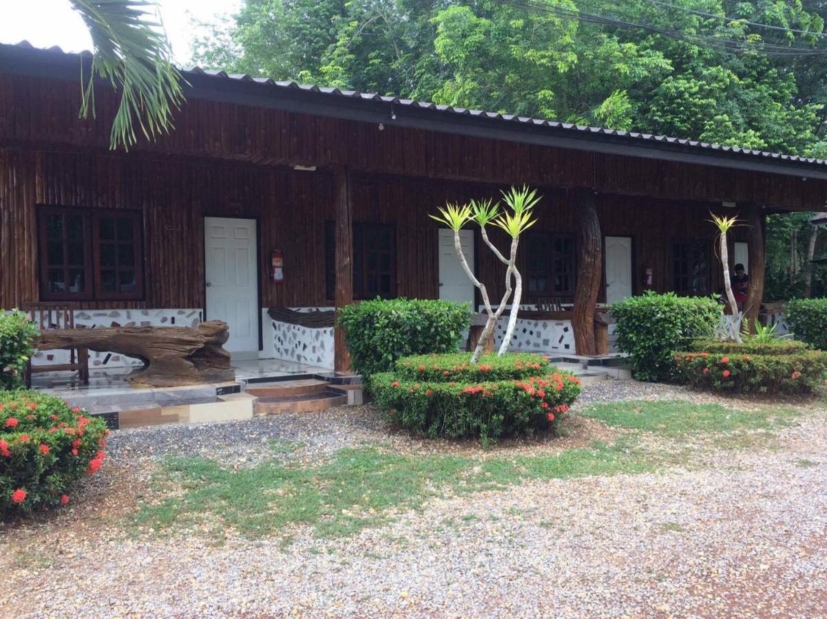Tho Mai Resort Wang Chan Екстериор снимка